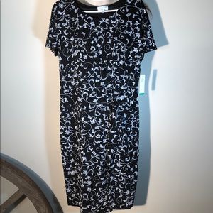NWT - Signature by Robbie Bee Dress  - size L